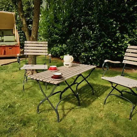 With 3 Bedrooms Wrixum