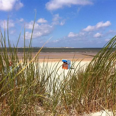 With 3 Bedrooms Hébergement de vacances *