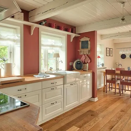 With 3 Bedrooms Holiday home