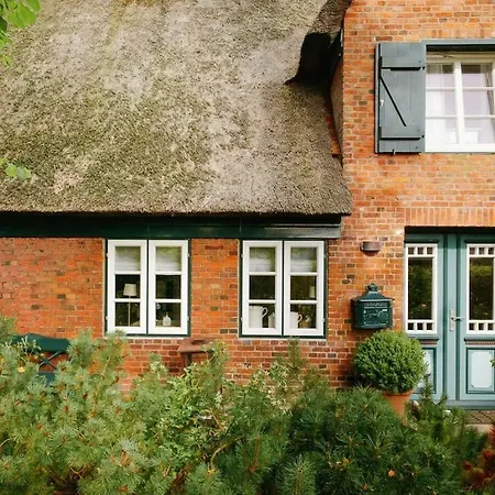 With 3 Bedrooms Hébergement de vacances *