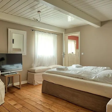 Holiday home With 3 Bedrooms Wrixum