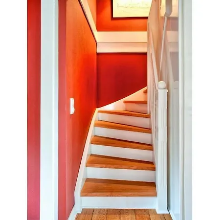 With 3 Bedrooms Wrixum