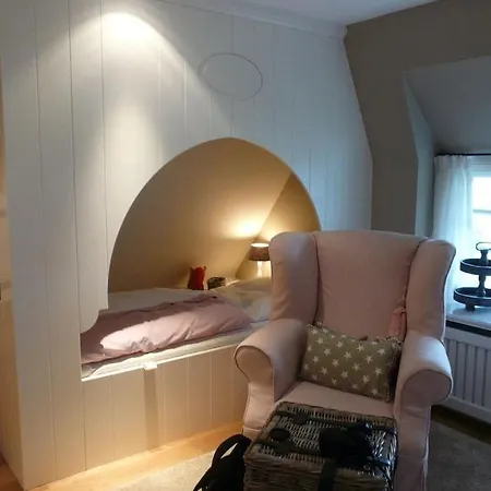 With 3 Bedrooms Holiday home