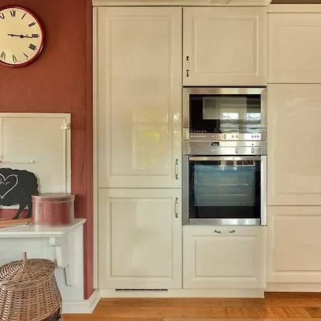 With 3 Bedrooms Hébergement de vacances *